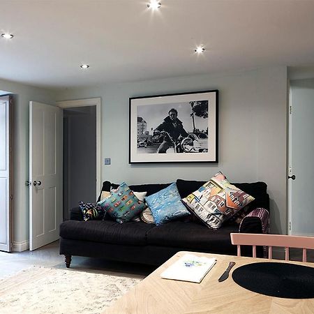 Central Hastings, Stylish-Luxe, Seaside Apartment. エクステリア 写真