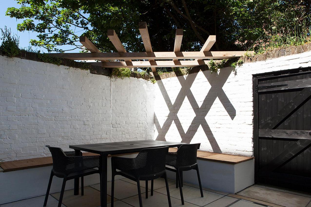 Central Hastings, Stylish-Luxe, Seaside Apartment. エクステリア 写真